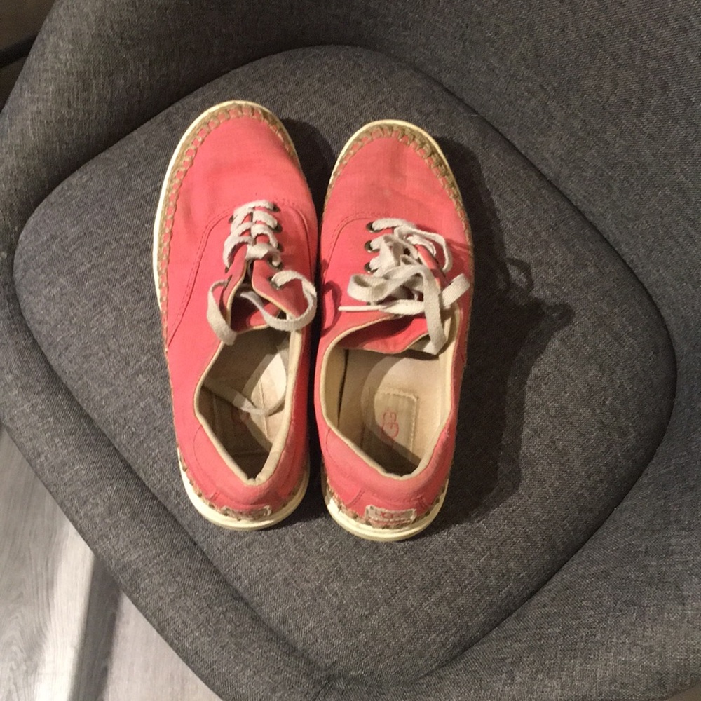 Size 5.5 orange Kids Ugg’s.